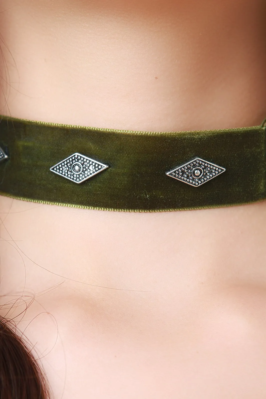 Concho Studs Velvet Choker Necklace