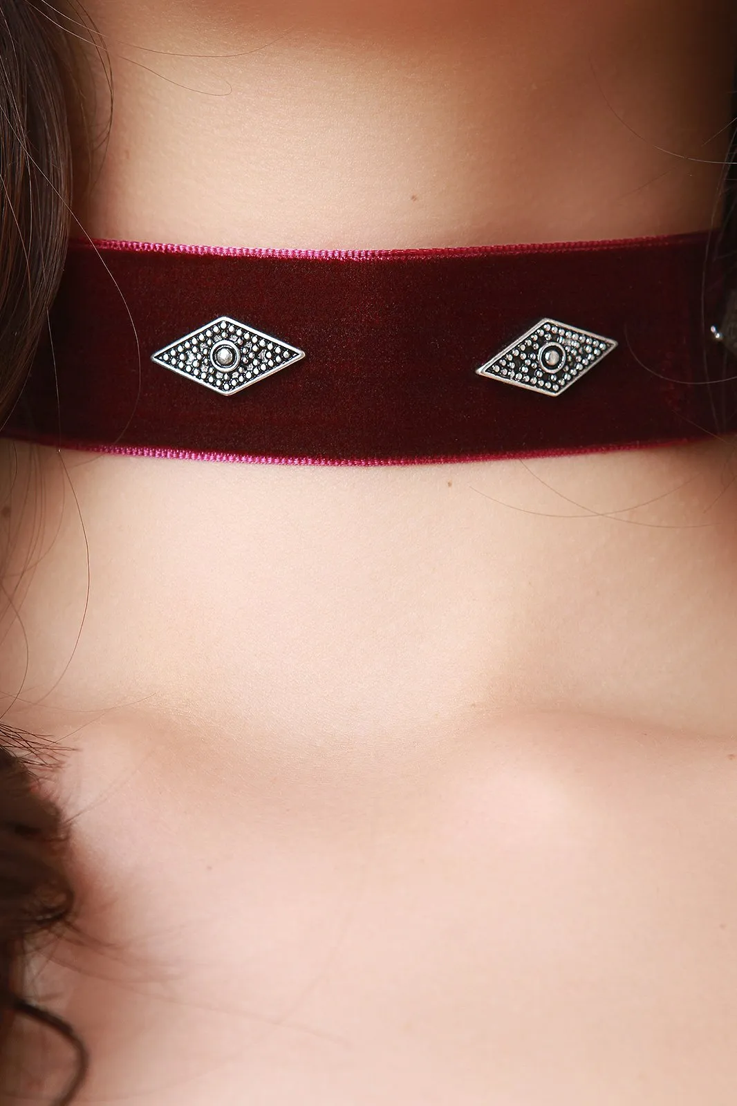 Concho Studs Velvet Choker Necklace