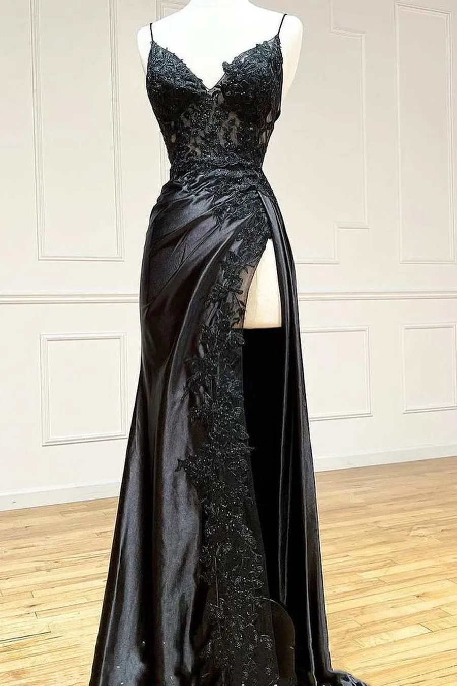 kamahe Amazing Long Black V-neck Spaghetti Straps Lace Sleeveless Prom Dresses Long Slit Online