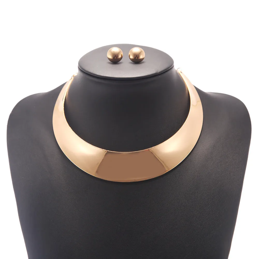 Metal Choker Necklaces for Women with European and American Fashion Influence