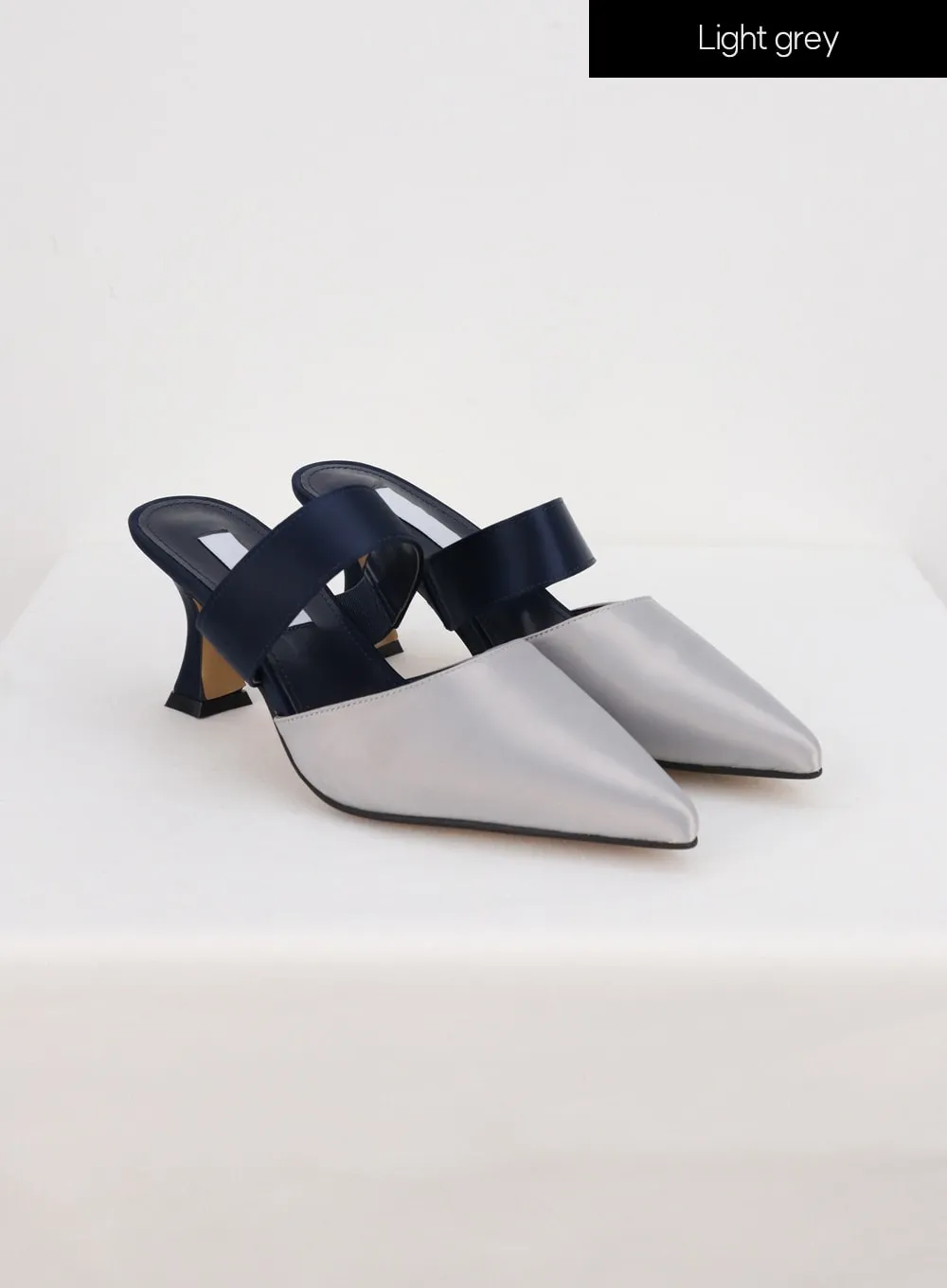 Pointed-Toe Mule IG320