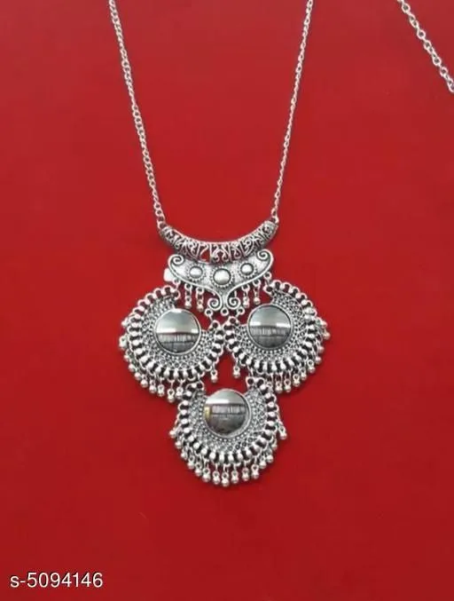 Sizzling Glittering Women Necklaces