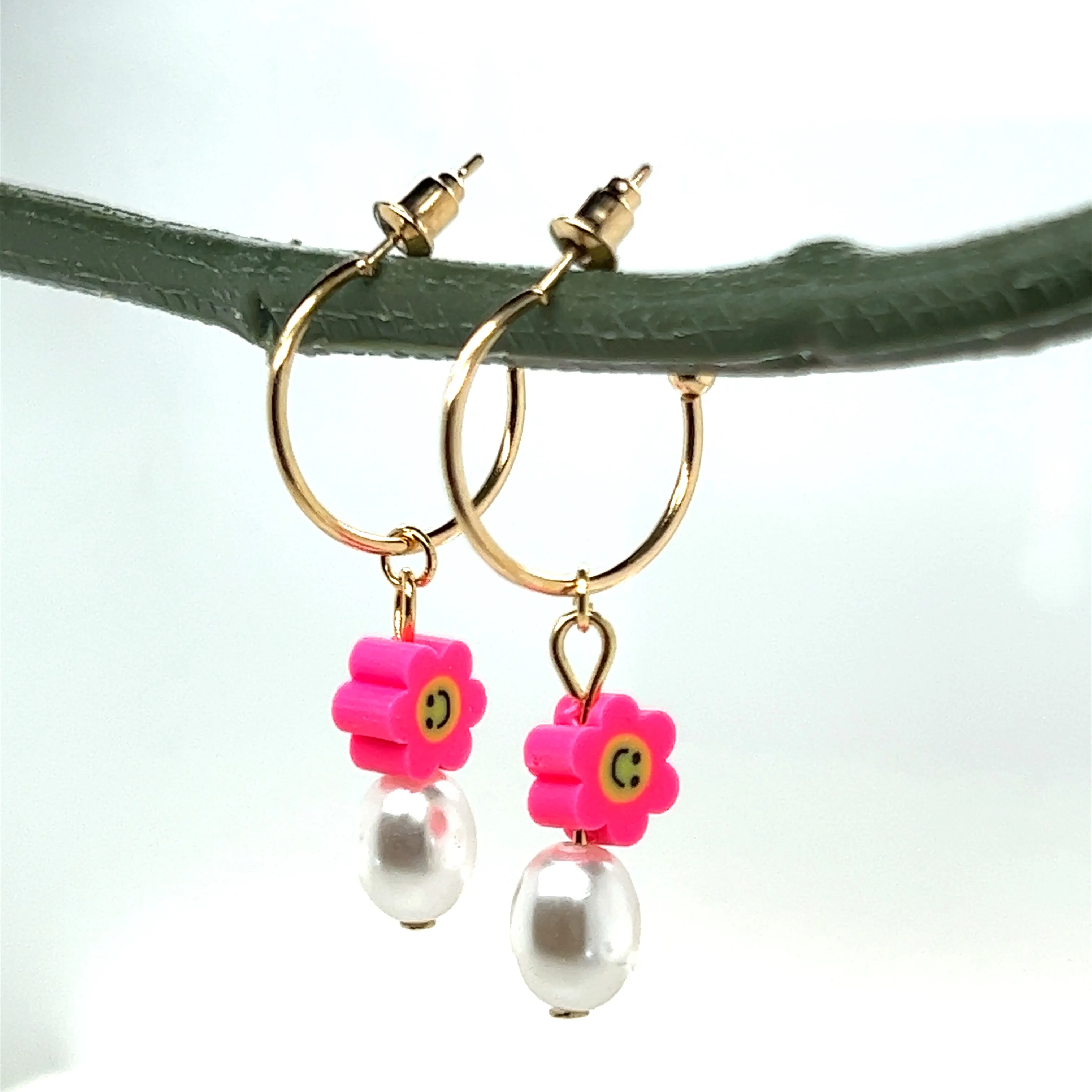 Smiley Flower & Pearl Open Hoop Gold Tone Dangle Earring